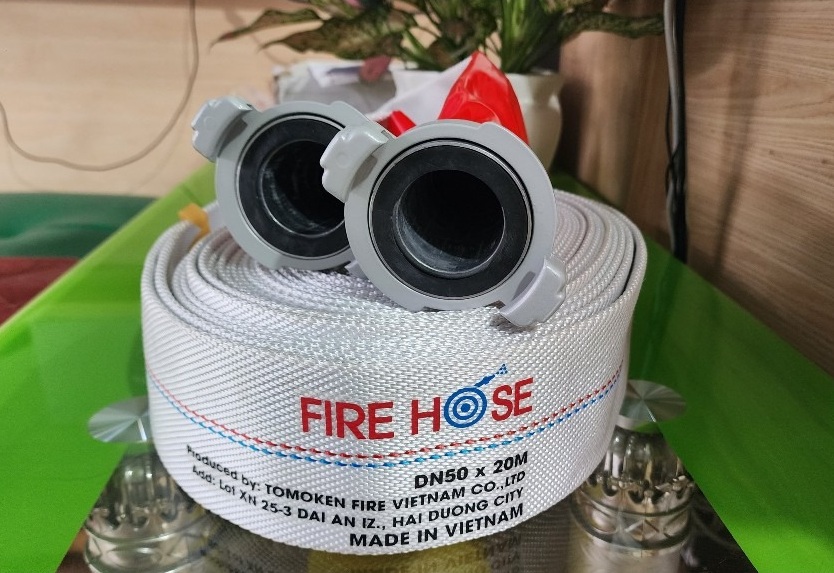 Đầu nối và khớp nối giúp liên kết các đoạn vòi chữa cháy lại thành một hệ thống hoàn chỉnh